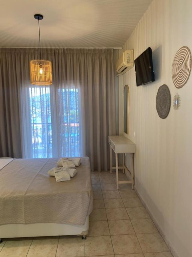 Pella Hotel - New เนโอสมาร์มาราส ภายนอก รูปภาพ