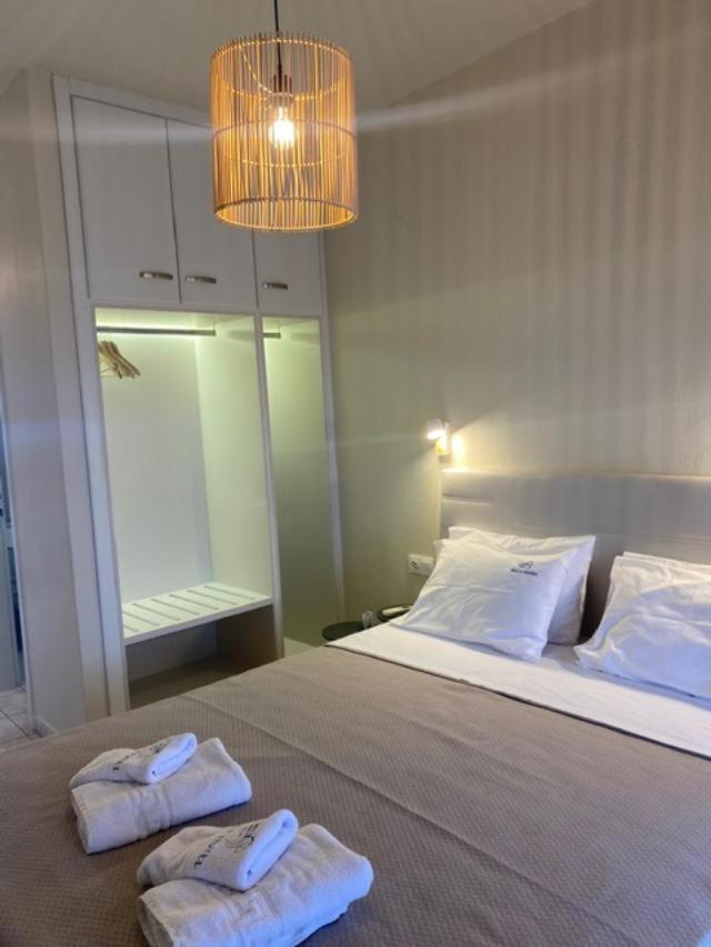 Pella Hotel - New เนโอสมาร์มาราส ภายนอก รูปภาพ